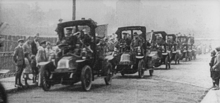 2. Renault adapte ses usines pour l'effort de guerre (1914-1918)