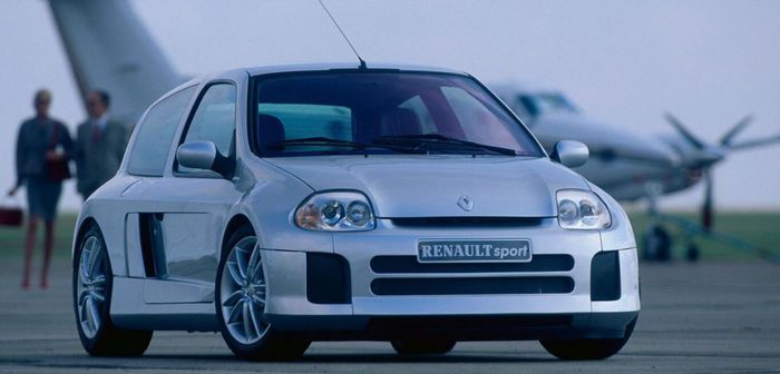 Clio II V6 (2000-2002)