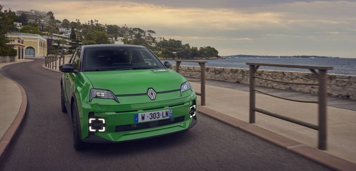 La Renault 5 termine l&rsquo;ann&eacute;e 2025 en trombe