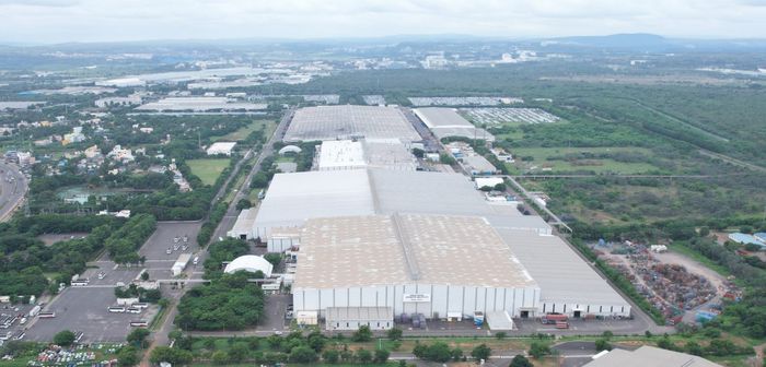 Renault poursuit ses investissements en Inde, Nissan se retire